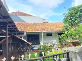 Rumah Lama lingkungan komplek Area Ragunan Jakarta Selatan,