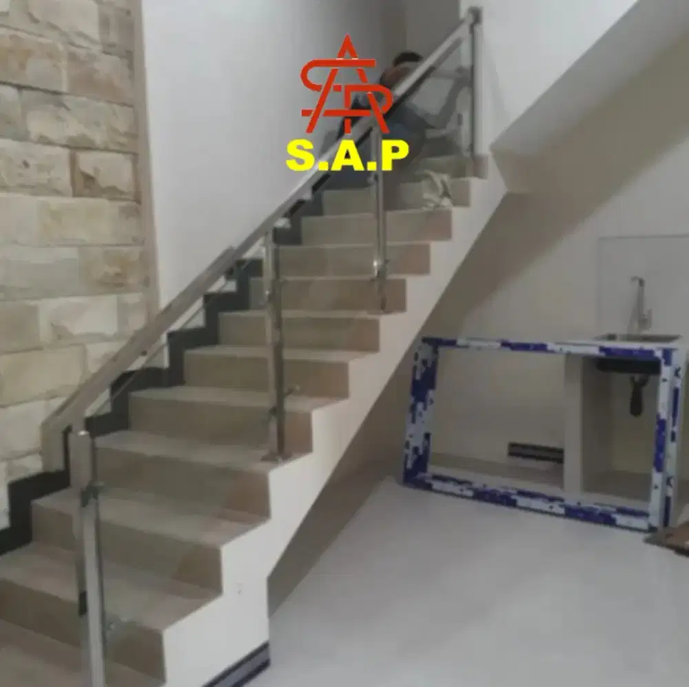 Relling stainless kaca