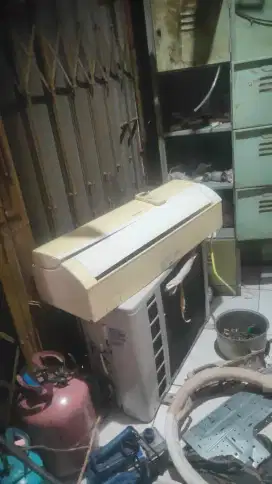 Tampung AC bekas