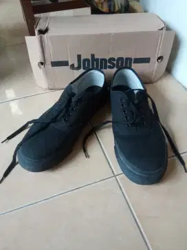 Sepatu Johnson Astro All Black size 44