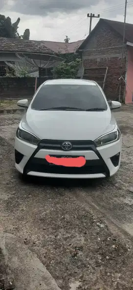 Dijual cepat toyota yaris e matic 2015