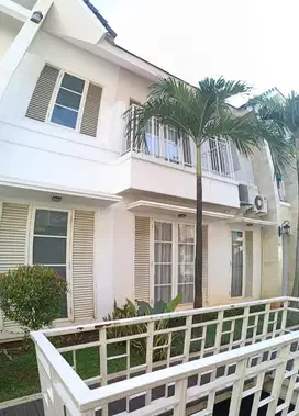 Rumah 2lt Lt 126m² di Townhouse Melrose Cilandak Barat Jaksel