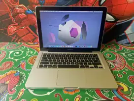 Macbook pro 2012 ssd 256 core i5 ram 8 gb