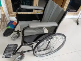 Dijual Kursi roda masih baru