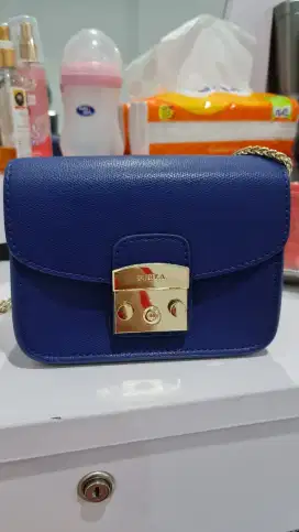 Tas wanita furla biru