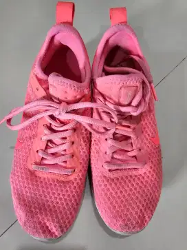 Sepatu Nike Wanita ukuran 36.5 pink