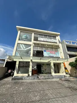 Dijual Bangunan 3 Lantai Di Lokasi Strategis Area Kuta