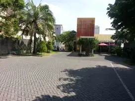 Gedung Komersial di Kayun Pusat Kota Surabaya