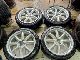 Compe 17x7in ET 40 pcd 100 Ban 205-45