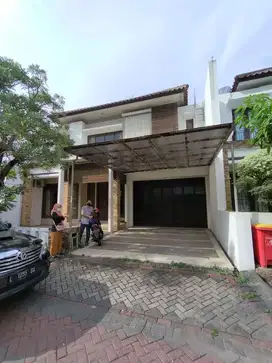 Disewakan rumah Kertajaya indah regency semi furnish tengah kota