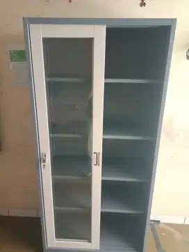 Lemari arsip kantor
