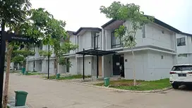 di sewakan rumah di rolling hills Karawang Barat