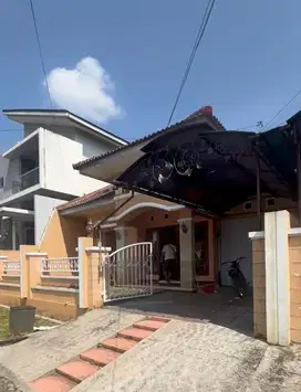 Disewakan RUMAH 1 Lantai,  di Banyumanik, Semarang