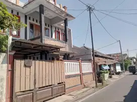 RUMAH CANTIK KWARASAN SOLO BARU