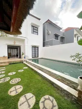 FOR SALE / DI SEWAKAN VILLA FURNISHED LOKASI TENANG DI JIMBARAN