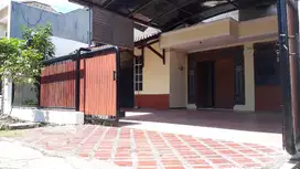 Disewakan Rumah Bersih Cocok Untuk Kantor di Pondok Tjandra Sidoarjo