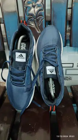 Sneakers size 42⅔ Mulus Harga PAS