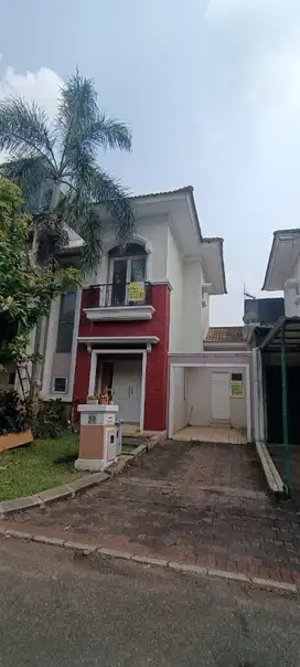 Rumah dijual cepat di cluster Crystal Summarecon Gading Serpong