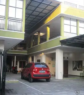 Dijual Kost Eksklusif Strategis 23 kamar sekelas hotel + Rumah Induk