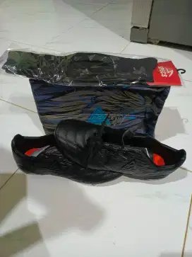 Jual sepatu bola original no. 40