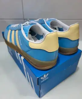 Sepatu Adidas Gazelle indoor semi blue burst/Almost