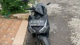 Yamaha Aerox hitam