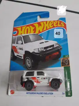 Hot Wheels Mitsubishi Pajero Evolution White