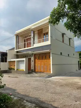 Rumah BARU 2 Lantai di Potorono Banguntapan dkt Pasar Ngipik SHM PBG