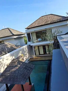 villa 3BR dkt LUNA beach club, canggu bali.