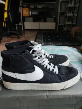 JUAL NIKE SB BLAZER MID BLACK SIZE 43 SECOND ATAU BEKAS