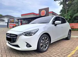 HARGA PROMO!! MAZDA 2 GT SKYACTIV AT MATIC 2016 PUTIH