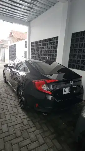 Civic Turbo ES 2016 Hitam