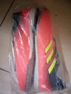 Sepatu futsal Mizuno