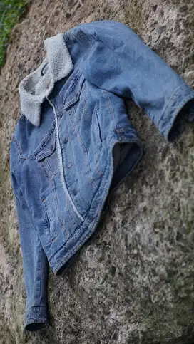 Jaket Denim Kerah Bulu H&M