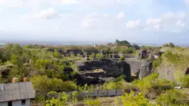 Tanah View GWK cocok untuk hotel Pura Pengulapan Ungasan Bali