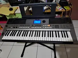 Yamaha PSR E443