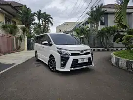 Toyota Voxy 2018