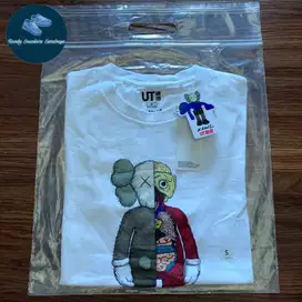 Kaos Uniqlo x Kaws Flayed