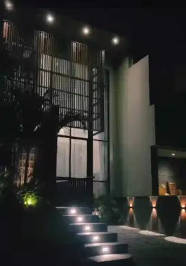 Dijual villa modern lantai 2 lokasi canggu