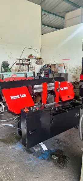 Mesin gergaji bandsaw 11 inch  BEKAS