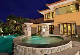 Dijual villa seminyak bali