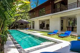 Dijual villa lantai 2 seminyak bali