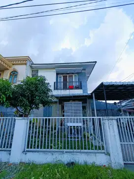 RUMAH DALAM KOMPLEK DI EKAWARNI, JOHOR