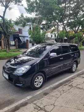 Toyota Kijang Innova 2010 Bensin