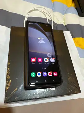 Samsung Galaxy Fold 5 12 GB /512 GB sein like New