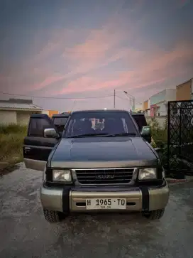 Isuzu Panther Sporty