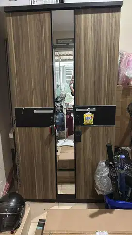 Lemari Baju 2 Pintu