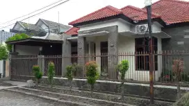 Rumah strategis di jl. Bhakti husada