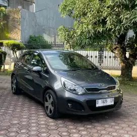 KIA RIO 2014 Automatic
Low KM