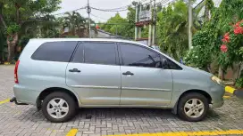 Toyota Kijang Innova G manual bensin 2005